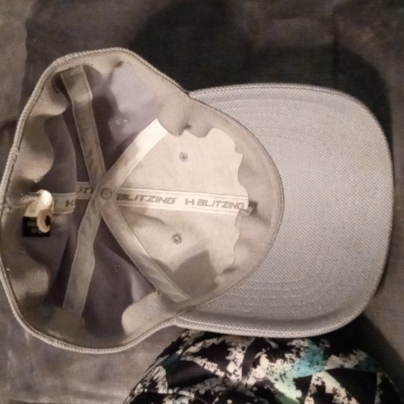 Mens Under Armour Golf White Stretch Hat Heatgear Size LG/XL - Picture 6 of 6